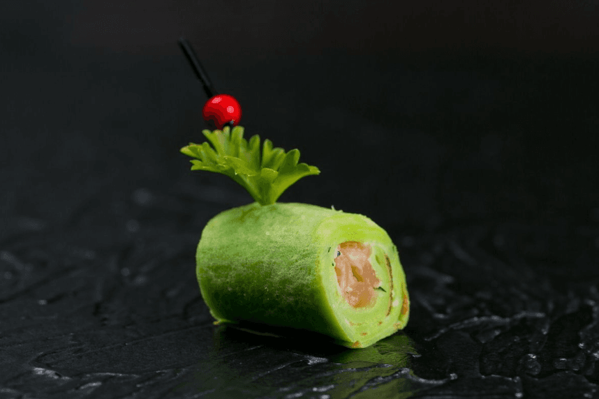 Блинный ролл с лососем 10 шт.