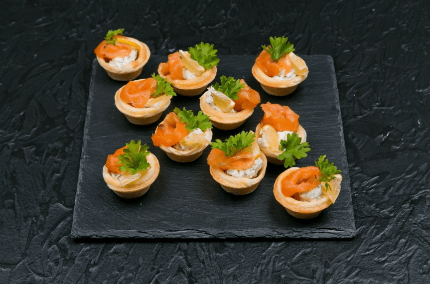 Тарталетка с семгой и сыром рикотта 10 шт.