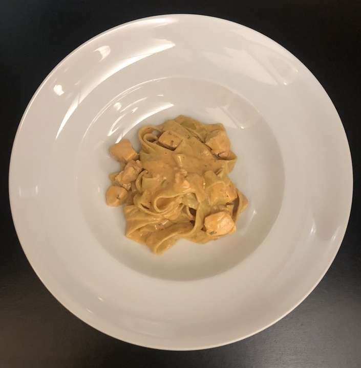 Паппарделле с лососем