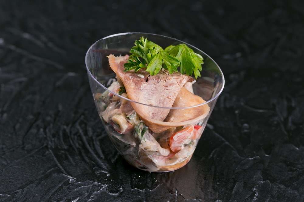 Мини-салат «Тореадор» с языком говяжьим 1 шт.